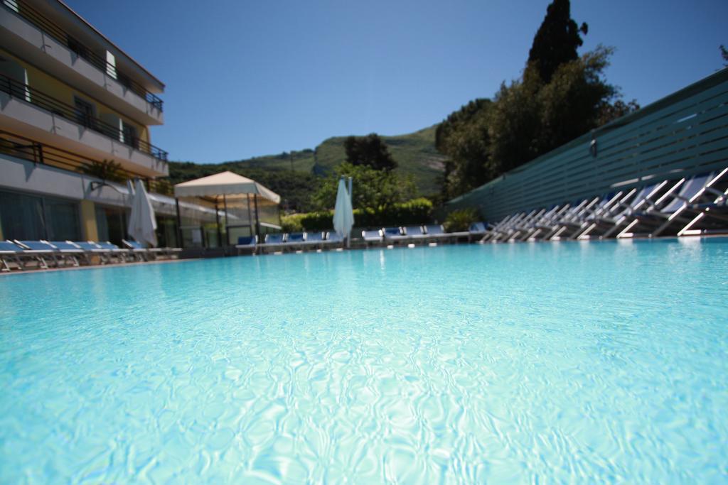 Hotel Miorelli Torbole Sul Garda Exterior foto
