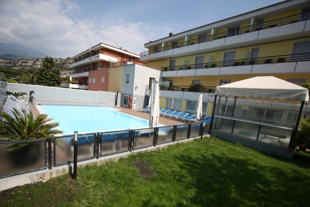 Hotel Miorelli Torbole Sul Garda Exterior foto