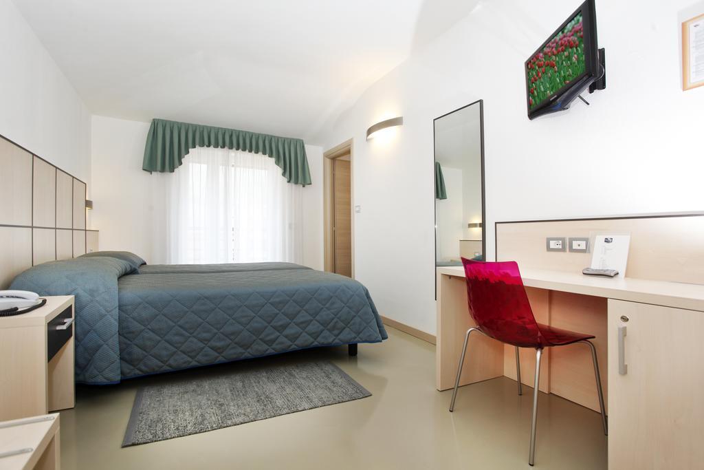 Hotel Miorelli Torbole Sul Garda Exterior foto