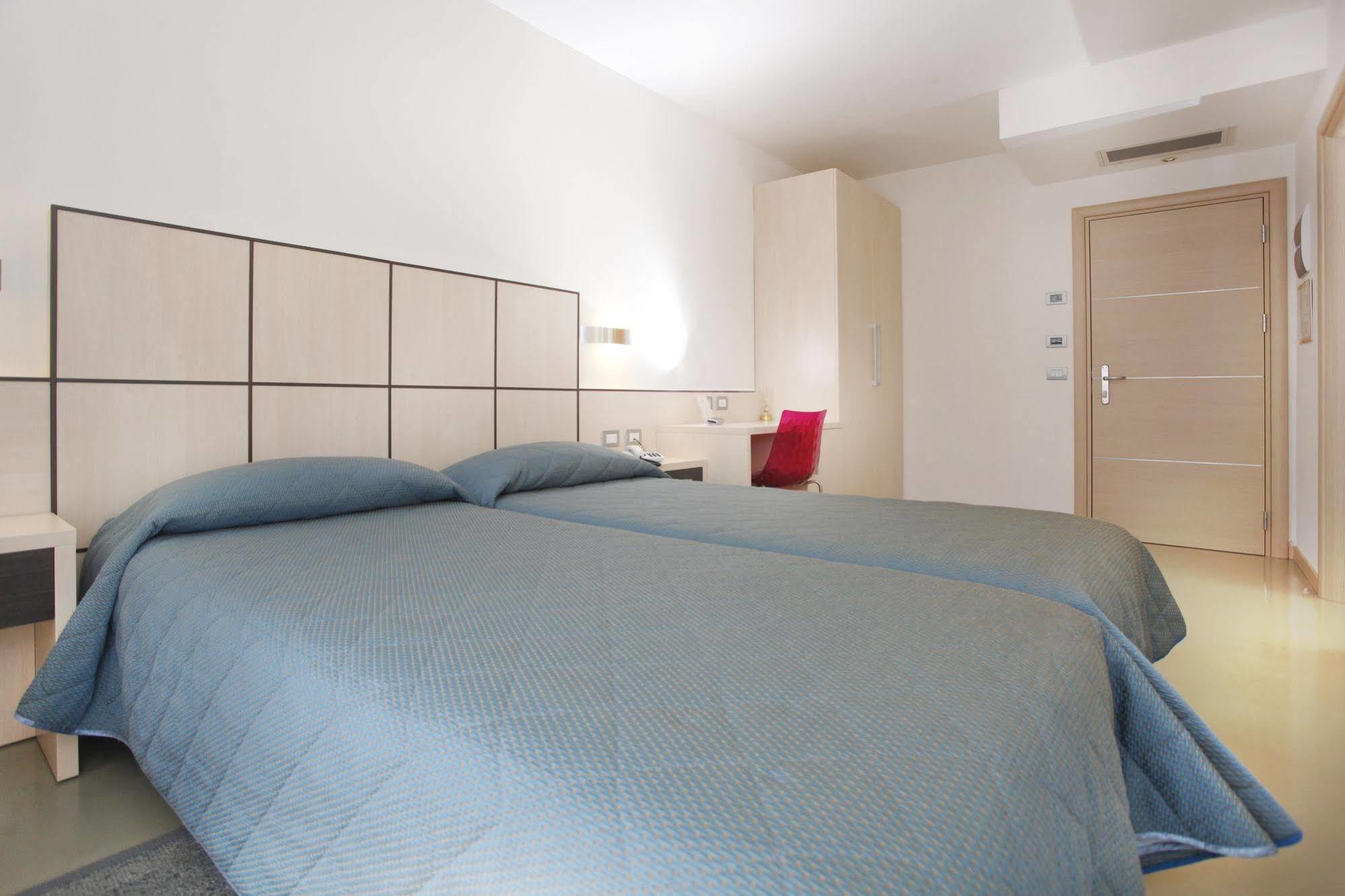 Hotel Miorelli Torbole Sul Garda Exterior foto