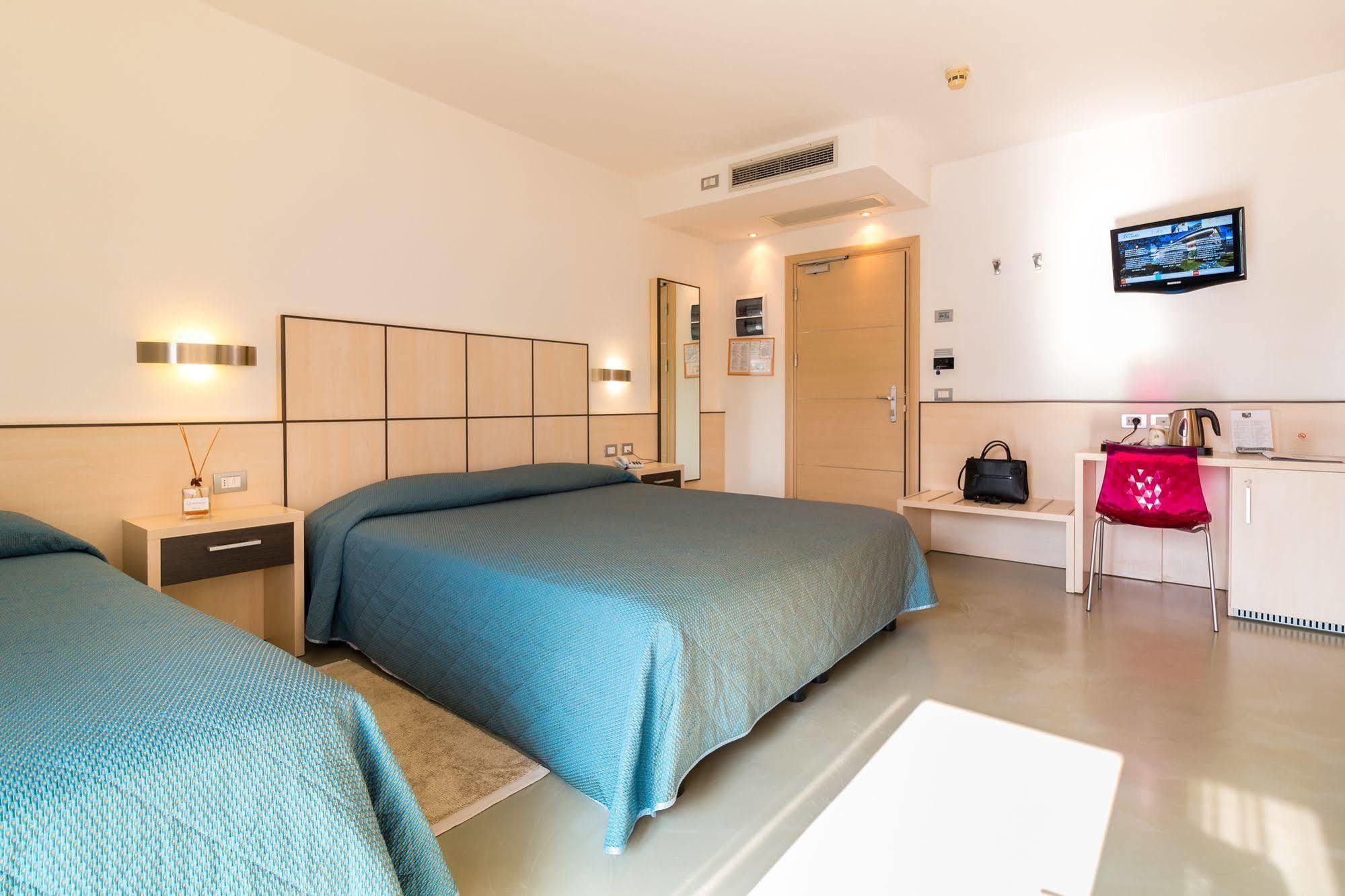 Hotel Miorelli Torbole Sul Garda Exterior foto